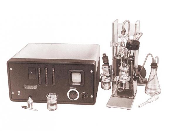 The Model A Coulter Counter, the first commercial Coulter Counter. Credit: Coulter Foundation.