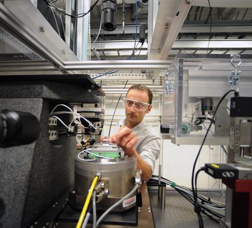 A thick section of a mouse brain is readied for imaging by highest-energy x-rays at Argonne National Laboratory's (ANL) Advanced Photon Source synchrotron. The imaging will be converted into a graphic depiction of the brain at the meso-scale, a level that could be useful in better understanding brain signaling. Credit: Argonne National Laboratory / R. Fenner A thick section of a mouse brain is readied for imaging by highest-energy x-rays at Argonne National Laboratory's (ANL) Advanced Photon Source synchrotron. The imaging will be converted into a graphic depiction of the brain at the meso-scale, a level that could be useful in better understanding brain signaling. Credit: Argonne National Laboratory / R. Fenner